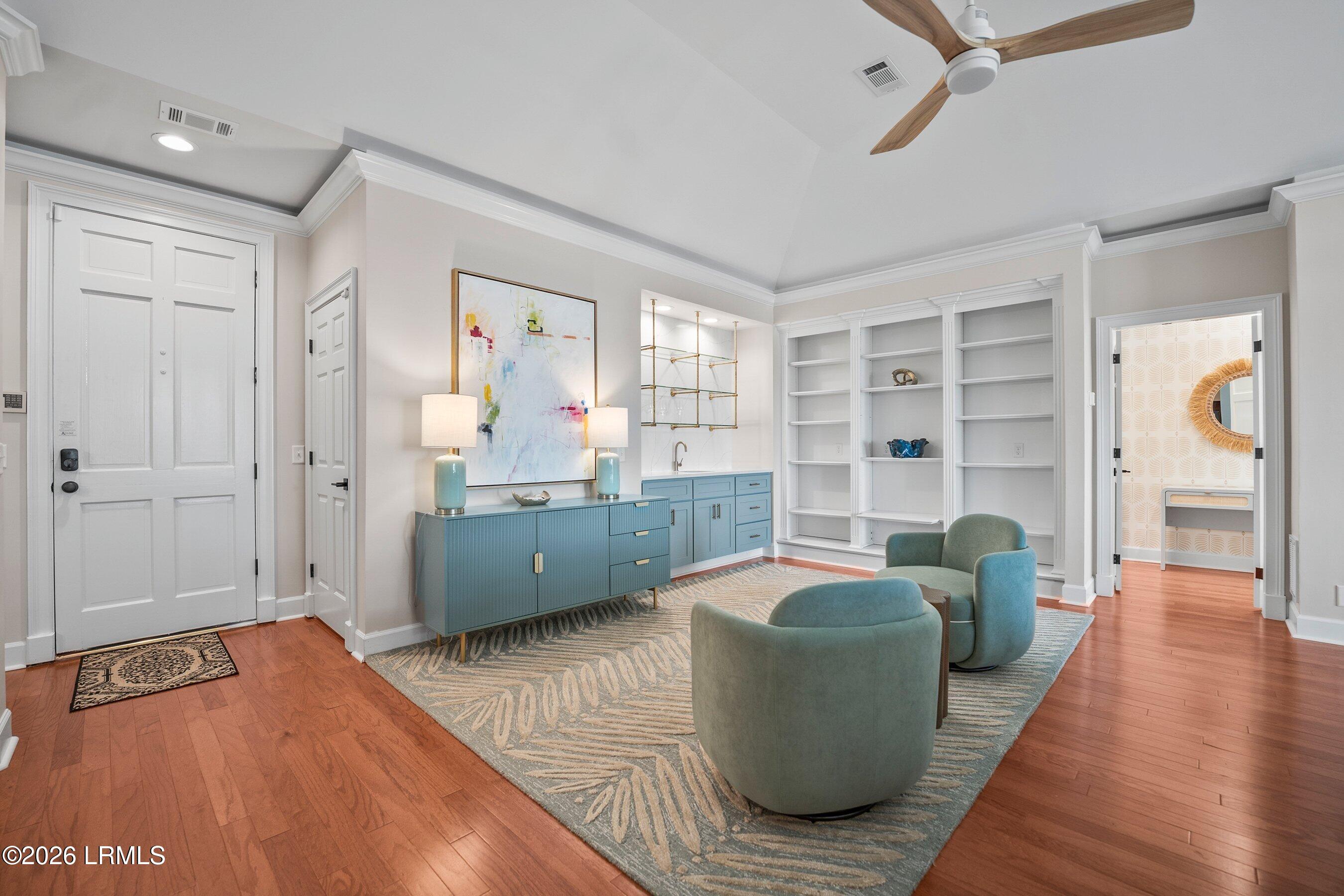 10 River Club Drive
