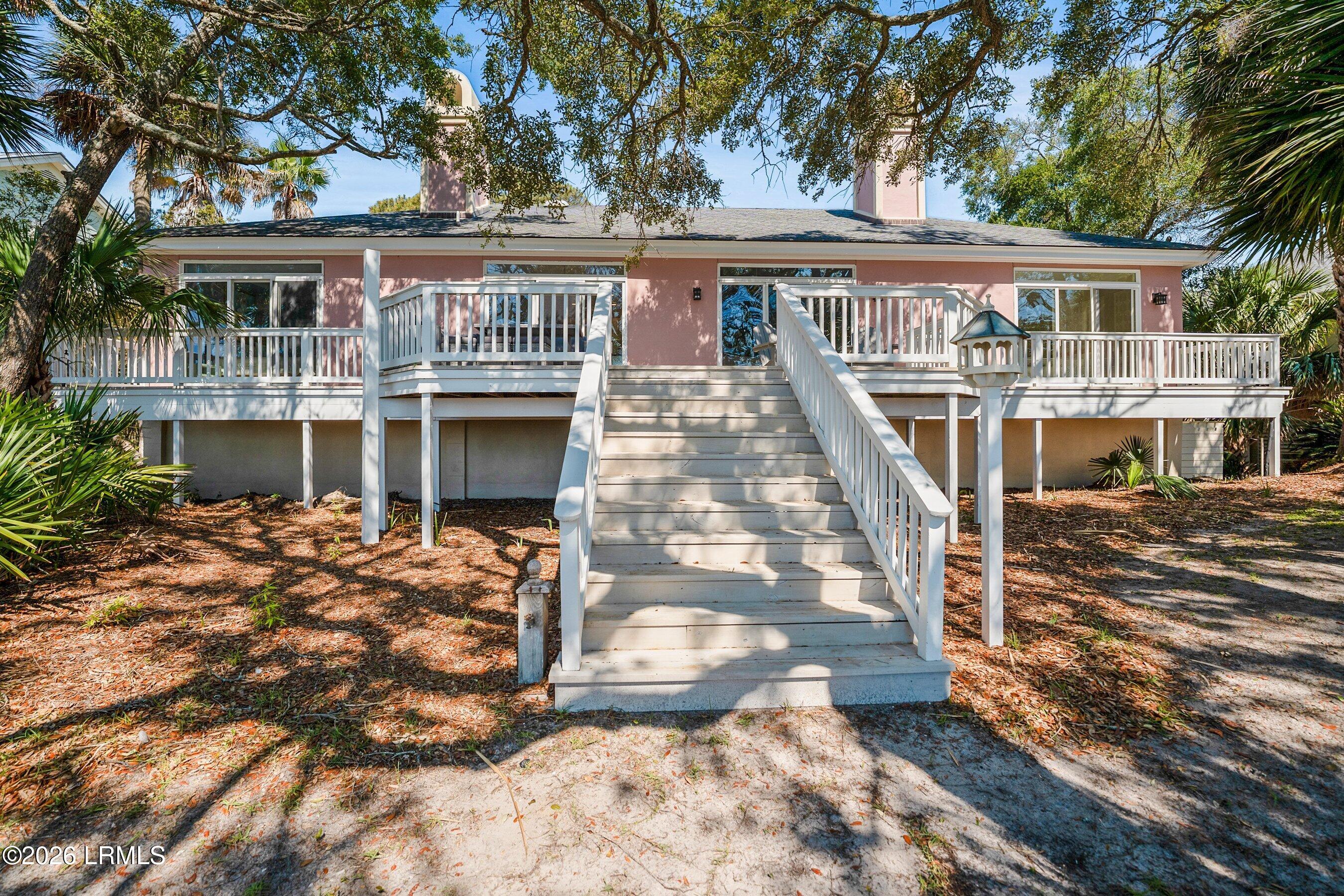 10 River Club Drive
