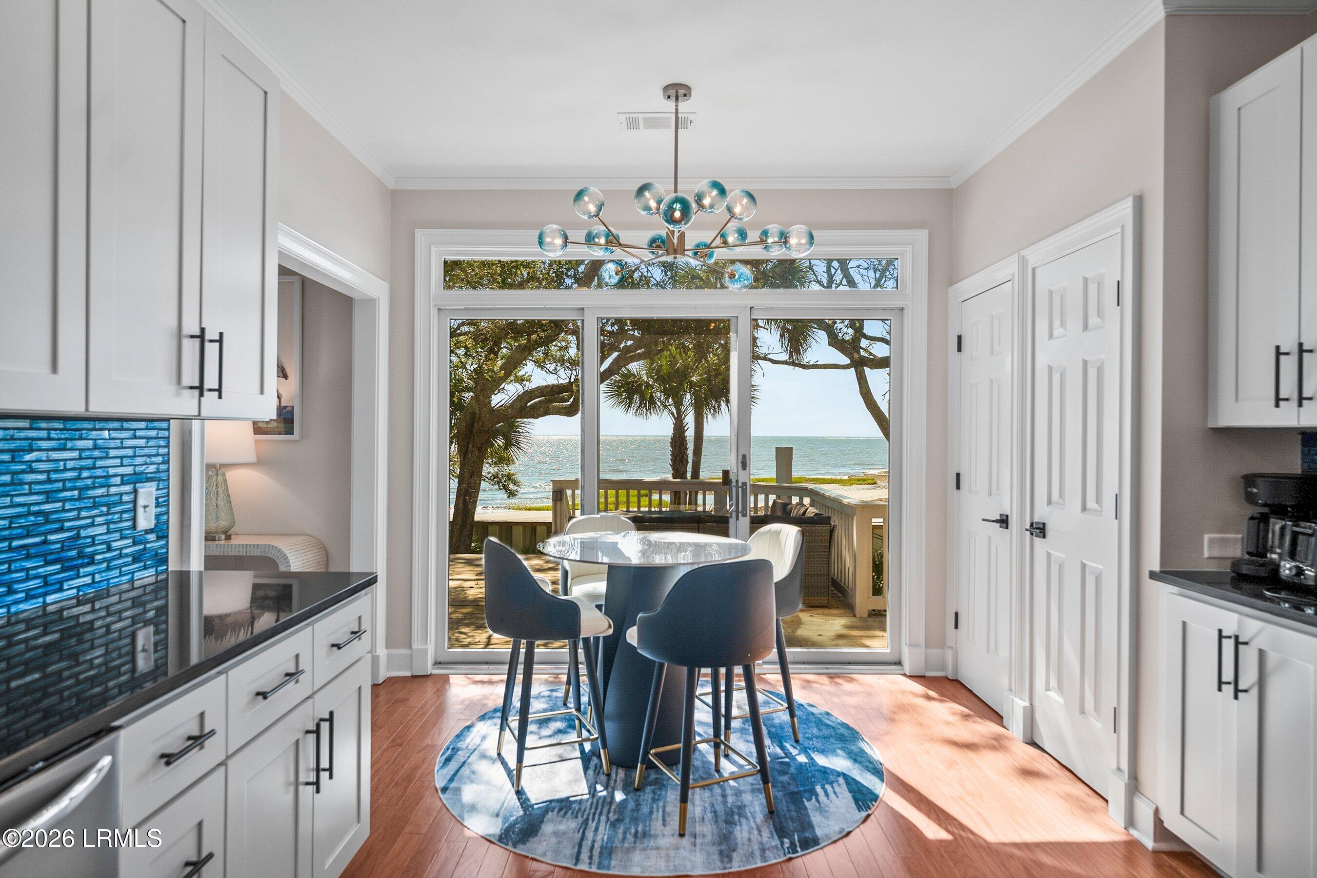 10 River Club Drive