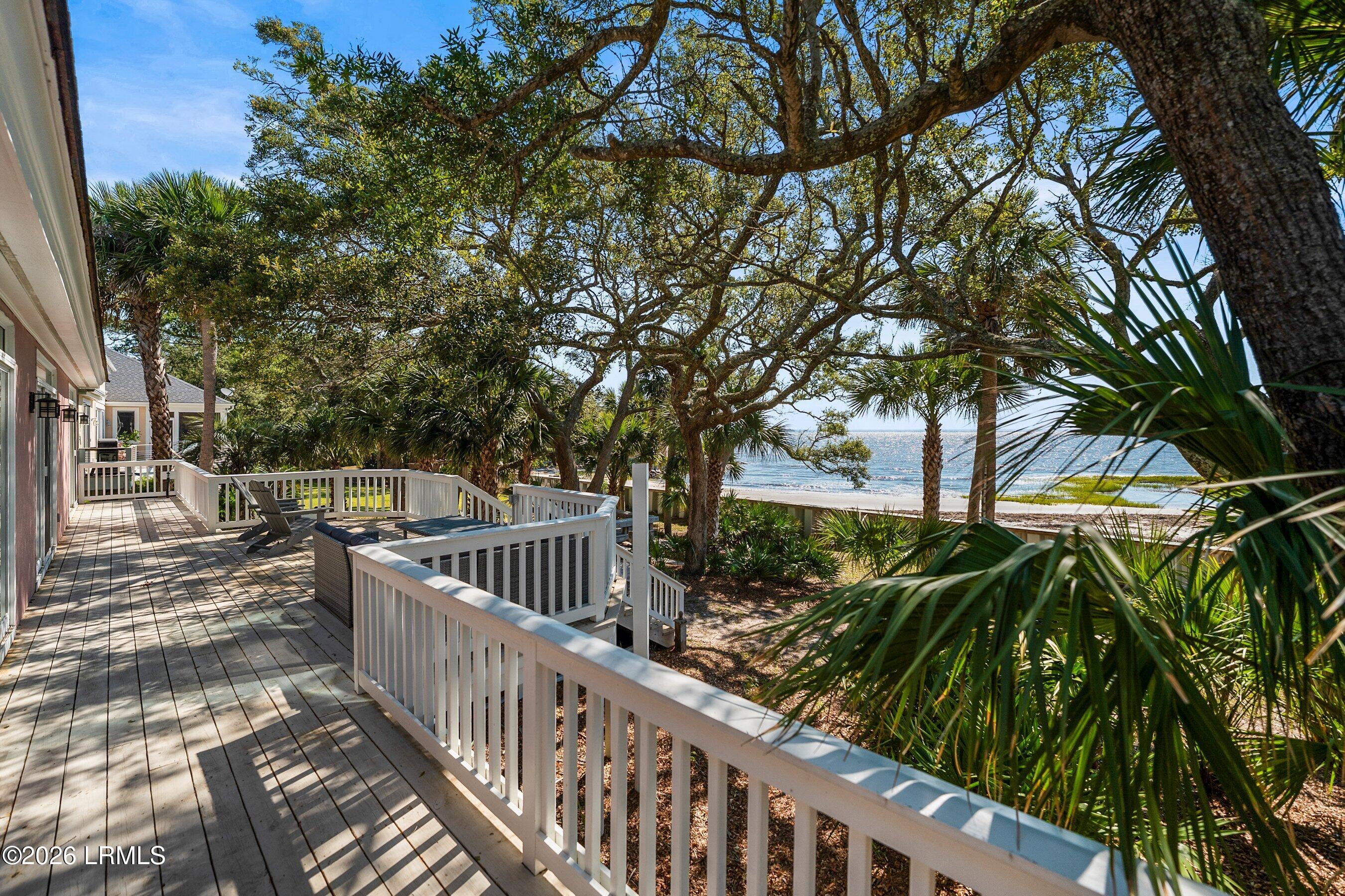 10 River Club Drive