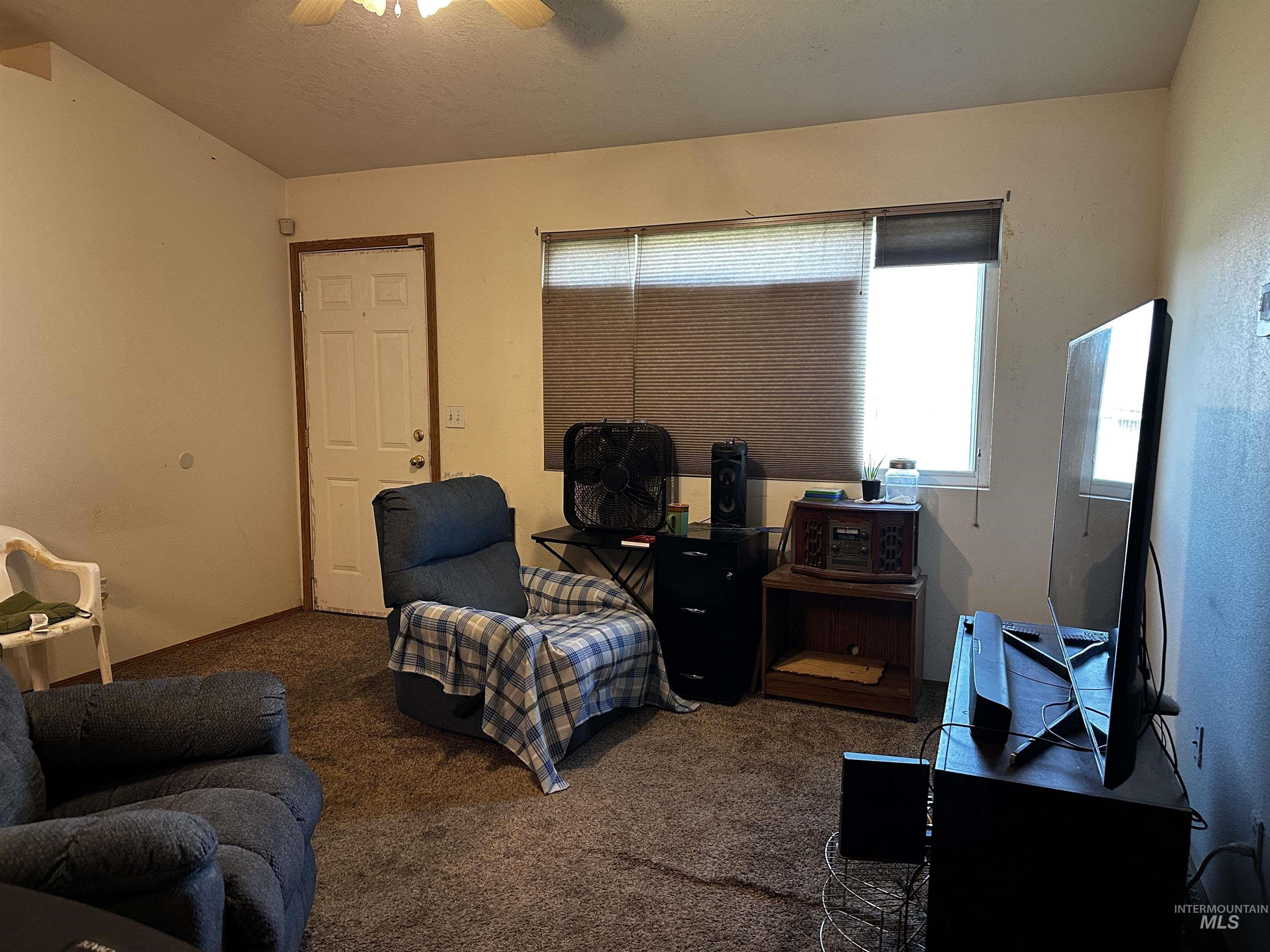 2318 Red Robin Way