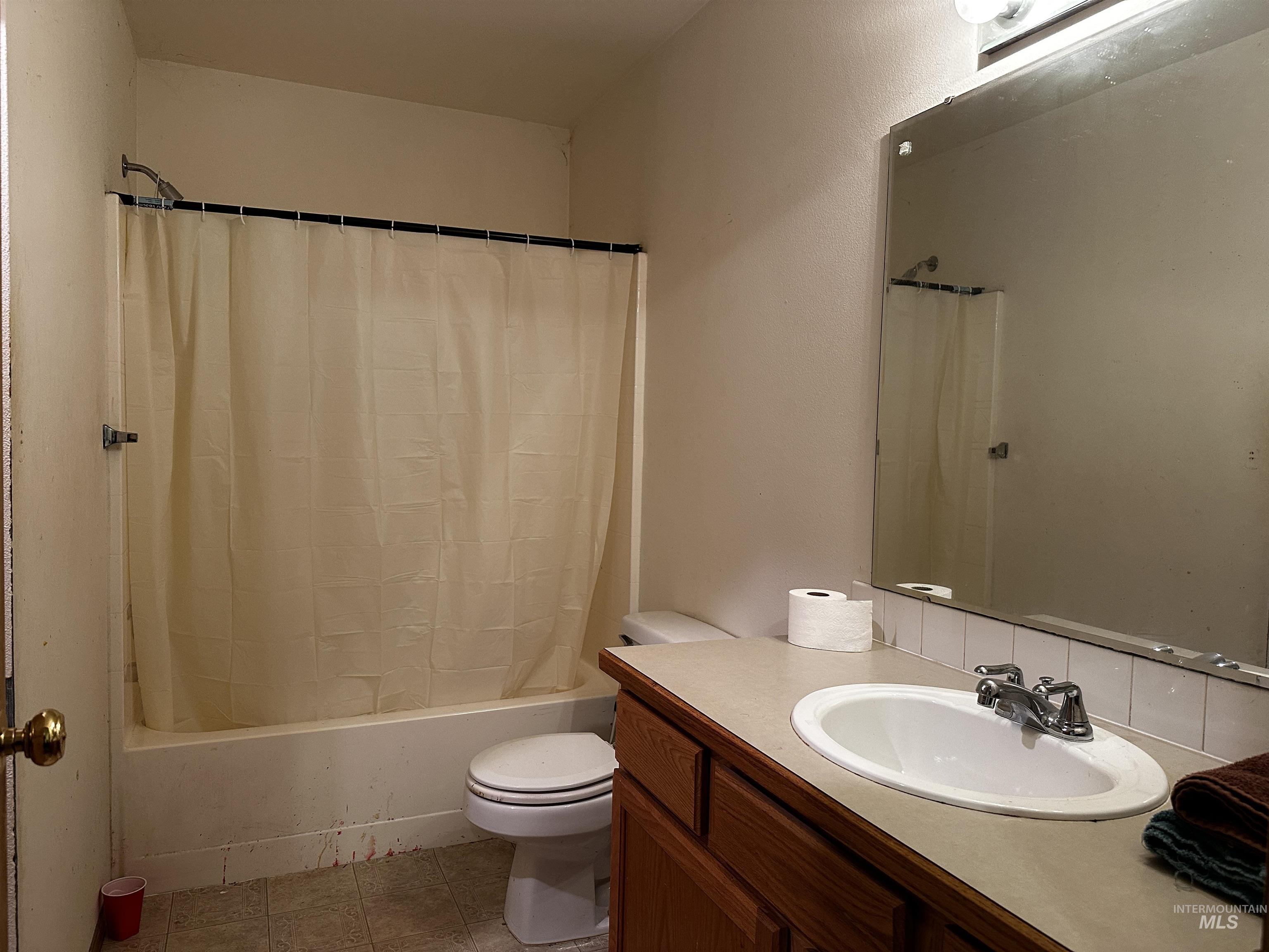 2318 Red Robin Way