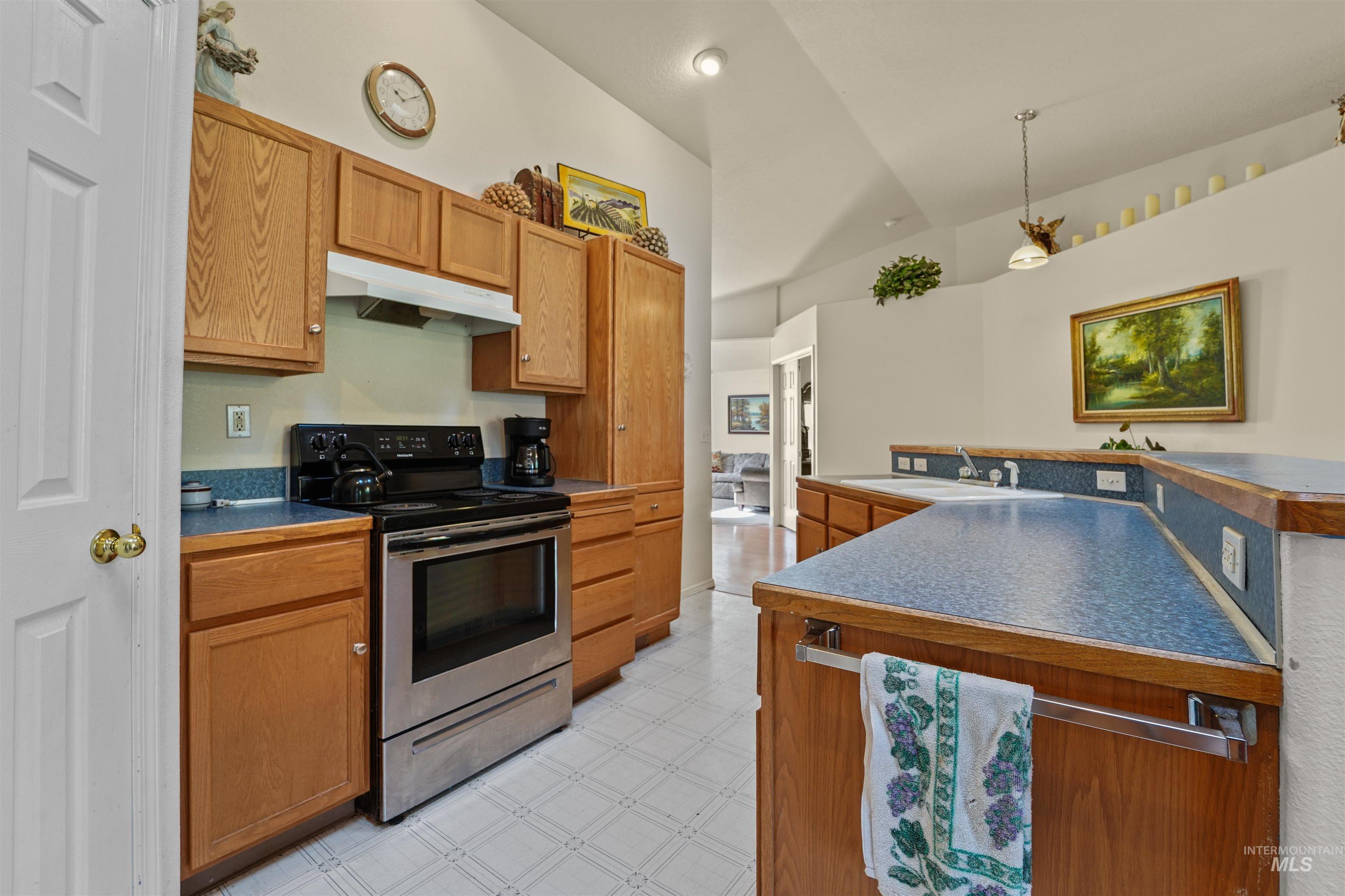 221 Orchard Heights