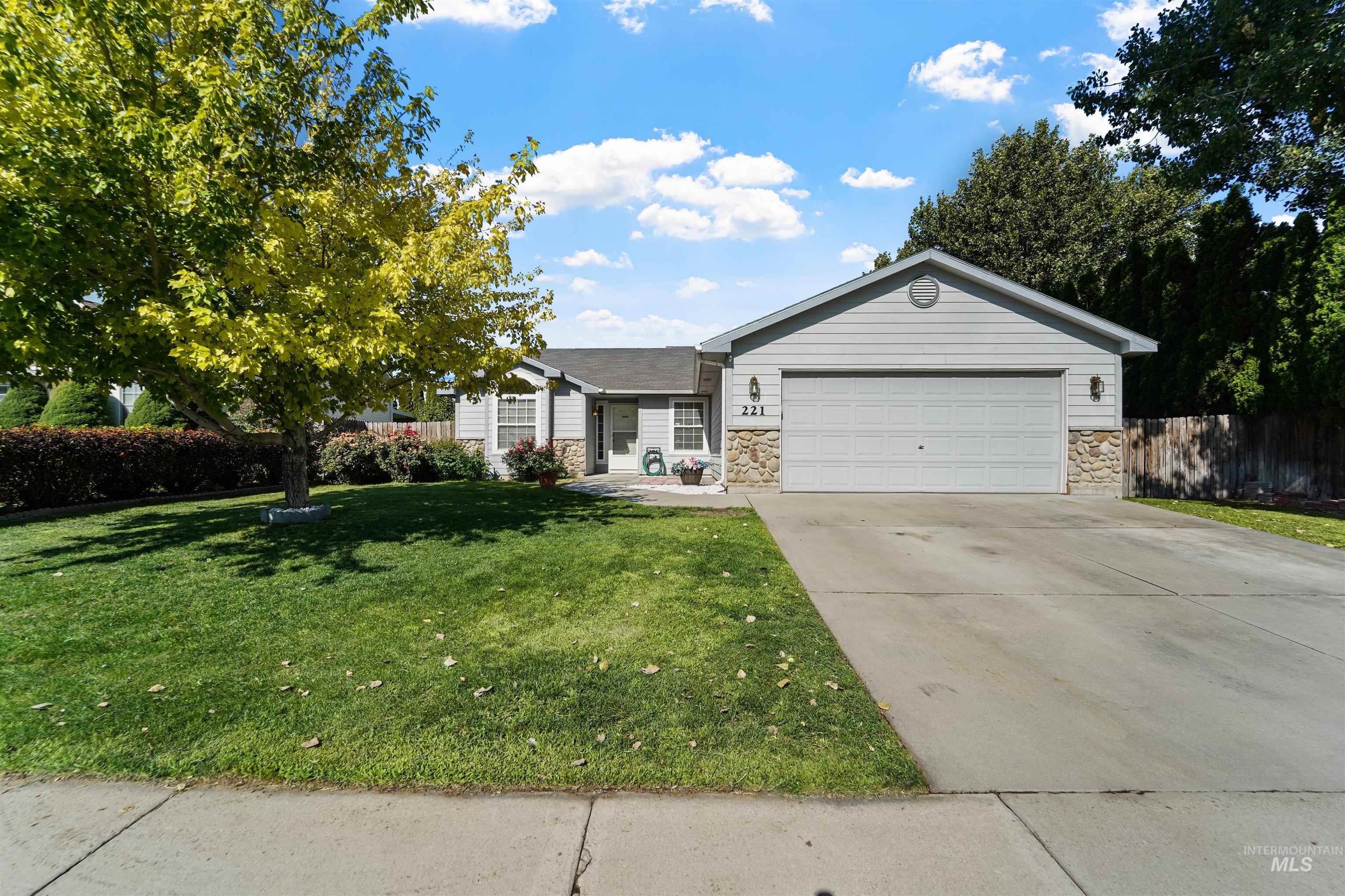 221 Orchard Heights