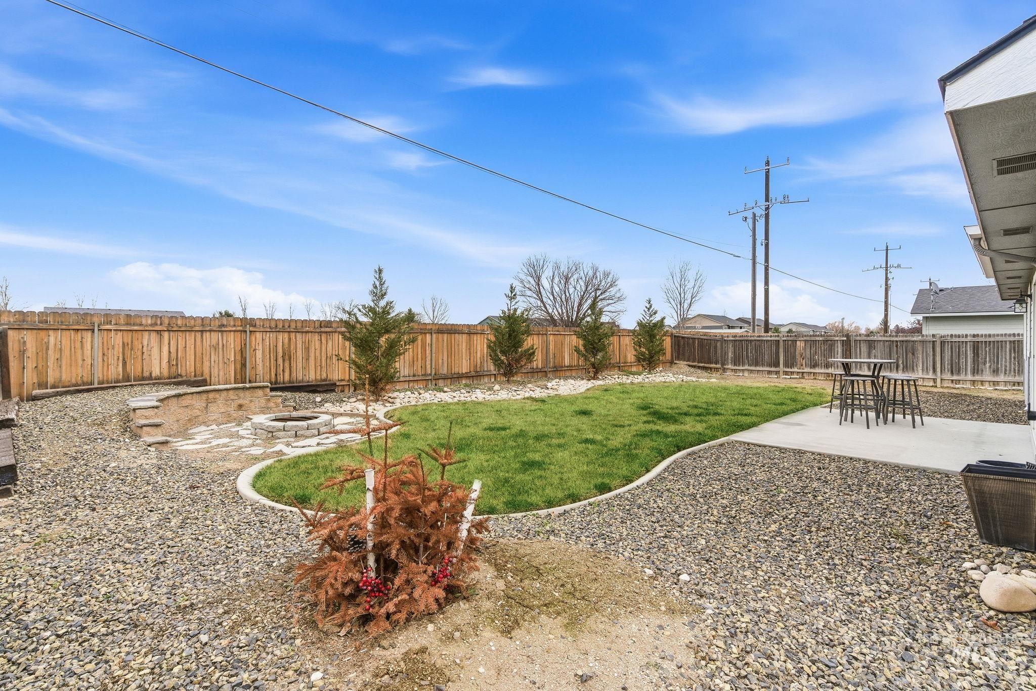 696 W Rams Hill