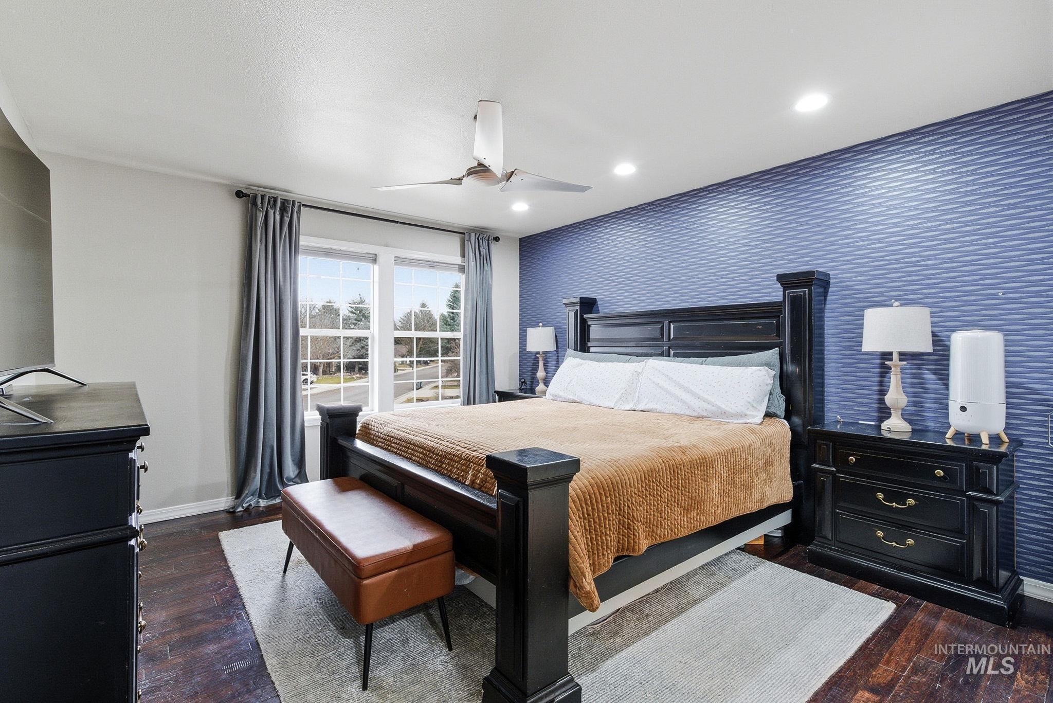 5125 N Riverfront Dr.