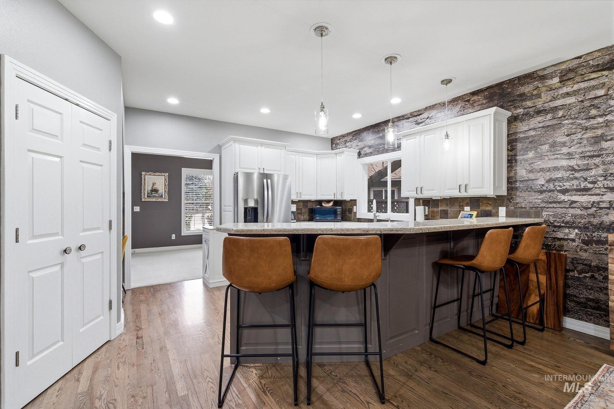 5125 N Riverfront Dr.