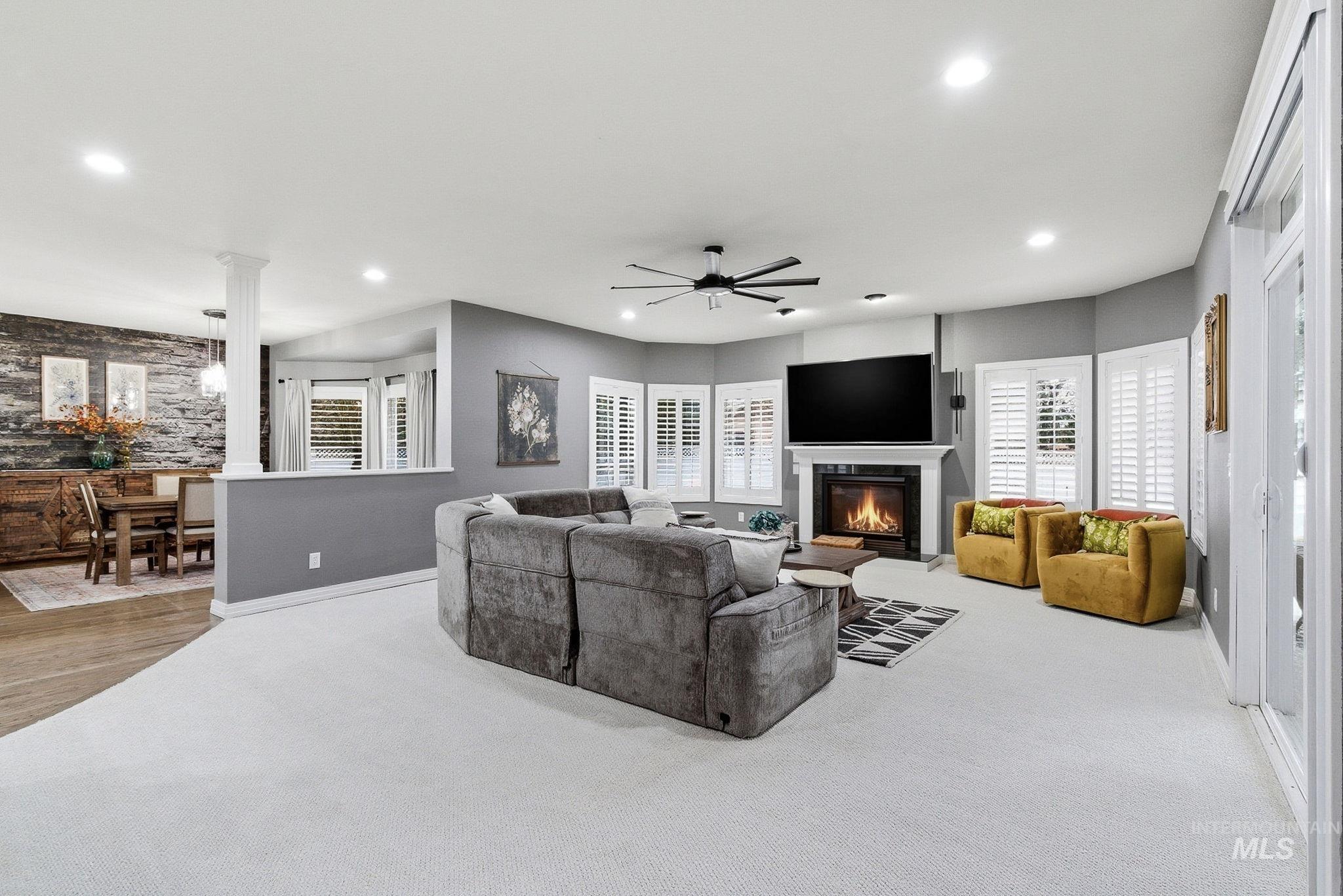 5125 N Riverfront Dr.