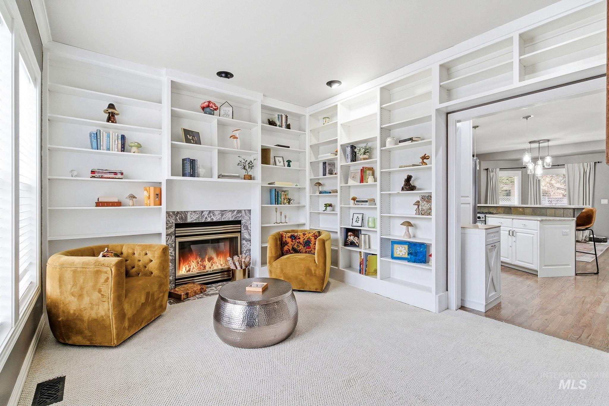 5125 N Riverfront Dr.
