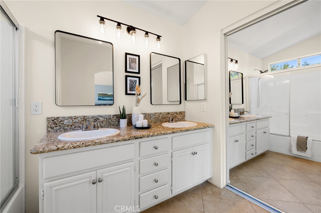 31717 Corte Cardenas