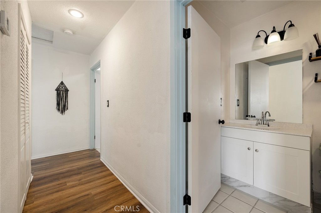 61224 Deronda Avenue