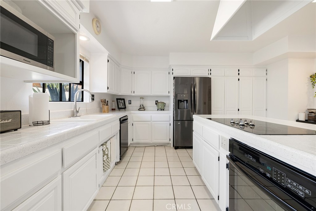 61224 Deronda Avenue