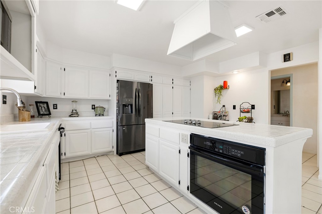 61224 Deronda Avenue