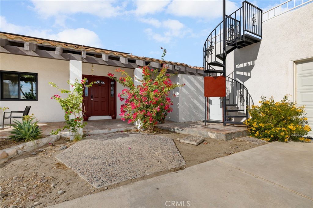 61224 Deronda Avenue