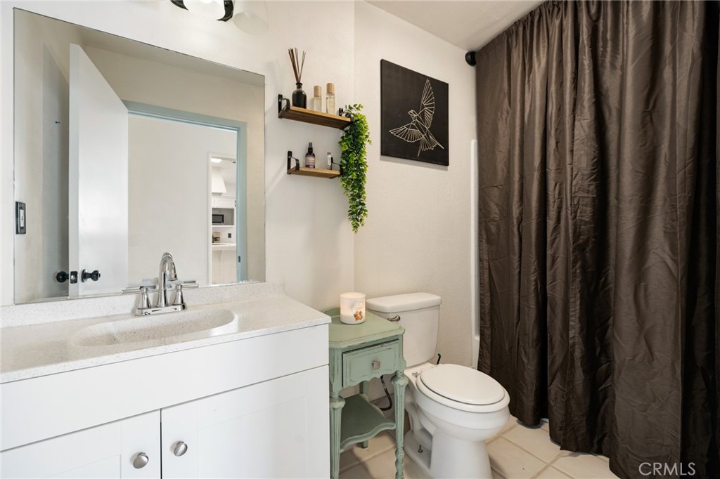 61224 Deronda Avenue