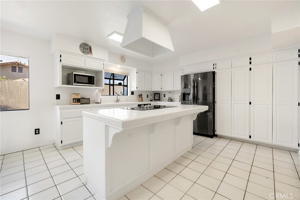 61224 Deronda Avenue