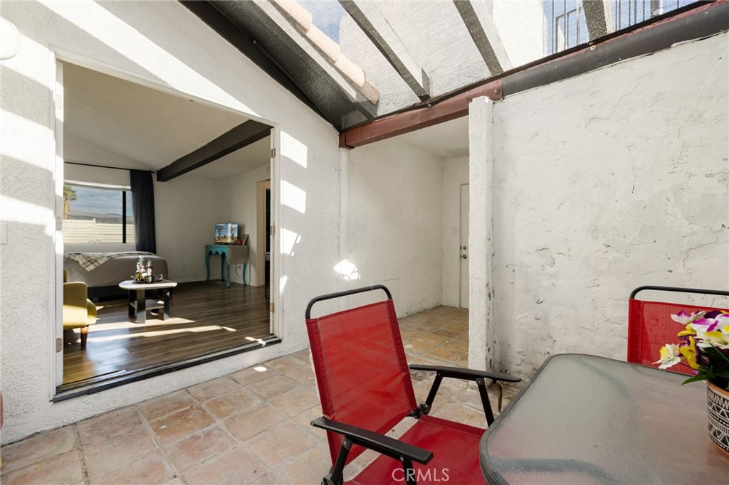 61224 Deronda Avenue