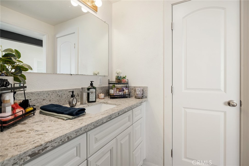 61224 Deronda Avenue