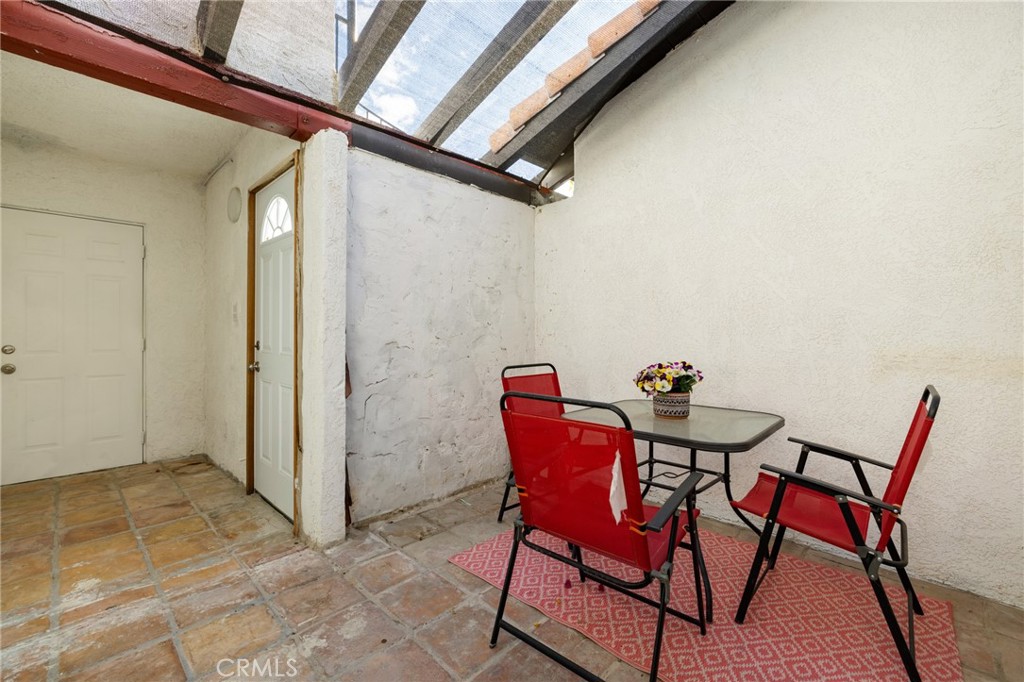 61224 Deronda Avenue