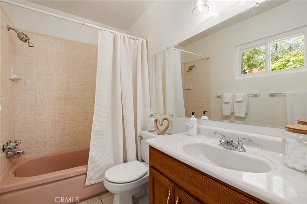 29020 Avenida De Las Flores