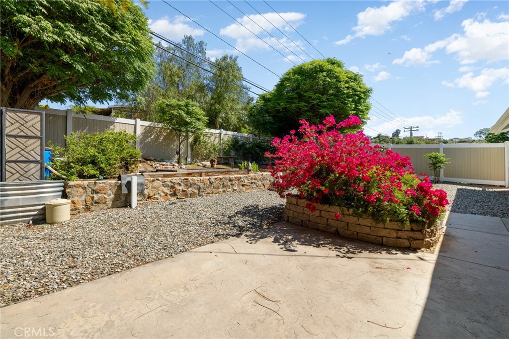 29020 Avenida De Las Flores