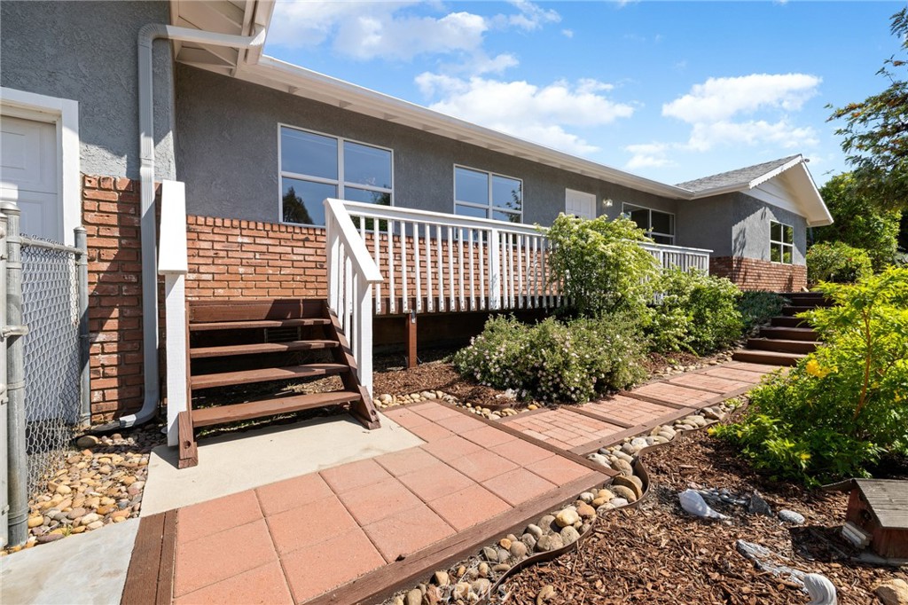 29020 Avenida De Las Flores