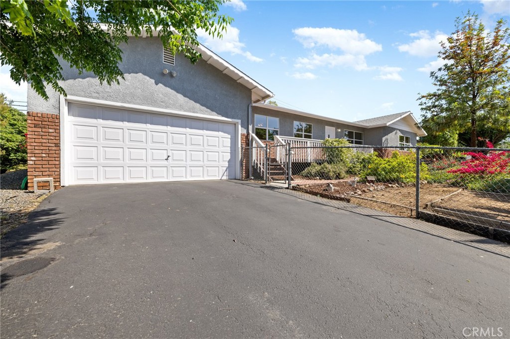 29020 Avenida De Las Flores