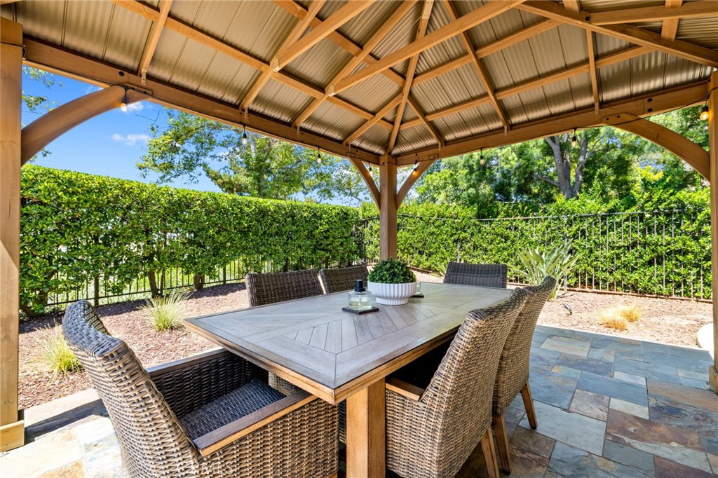 2666 Peacock Place
