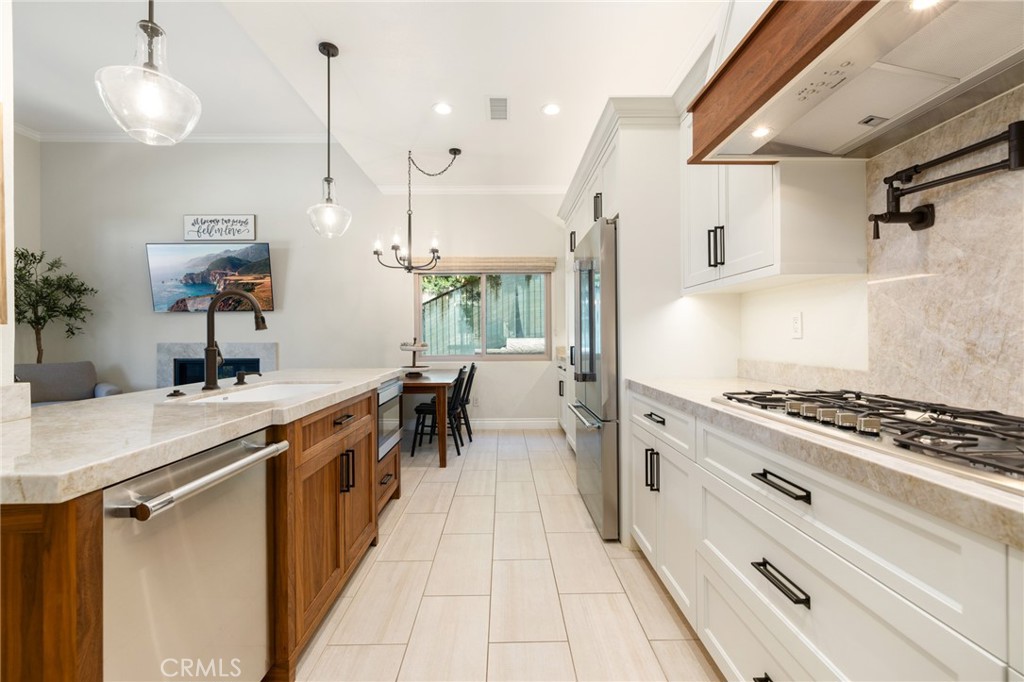 2666 Peacock Place