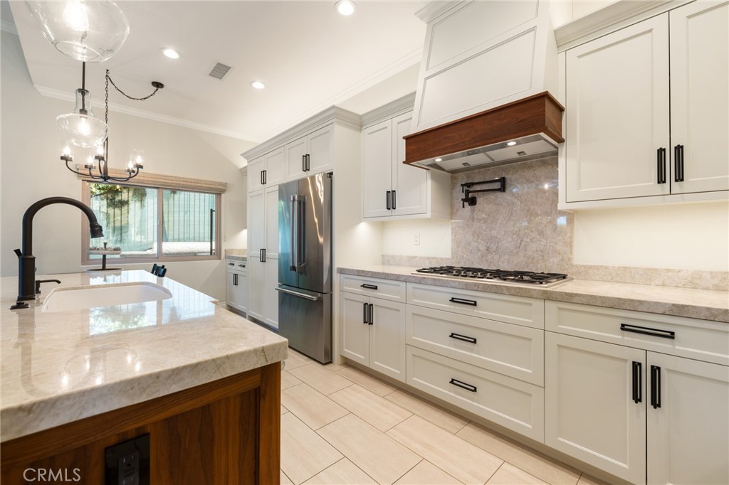 2666 Peacock Place