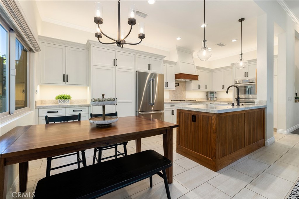 2666 Peacock Place