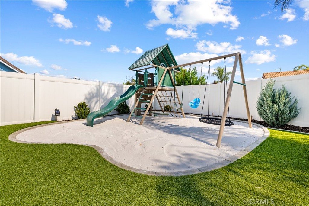 20152 Mapleleaf Court