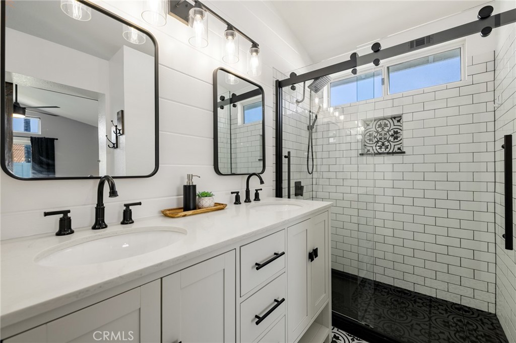 20152 Mapleleaf Court