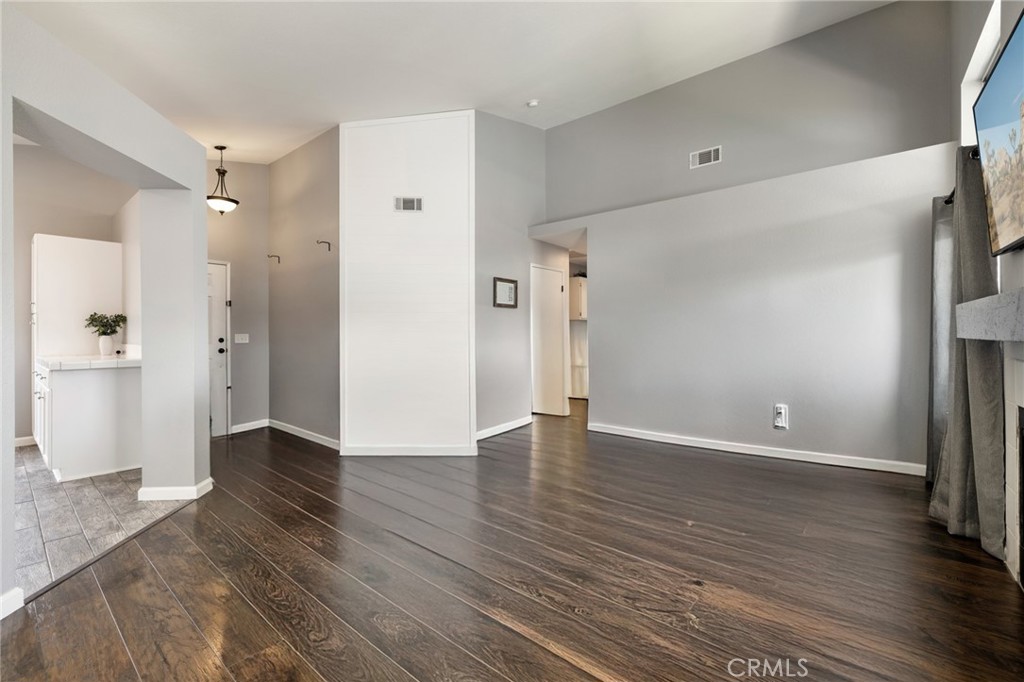 20152 Mapleleaf Court