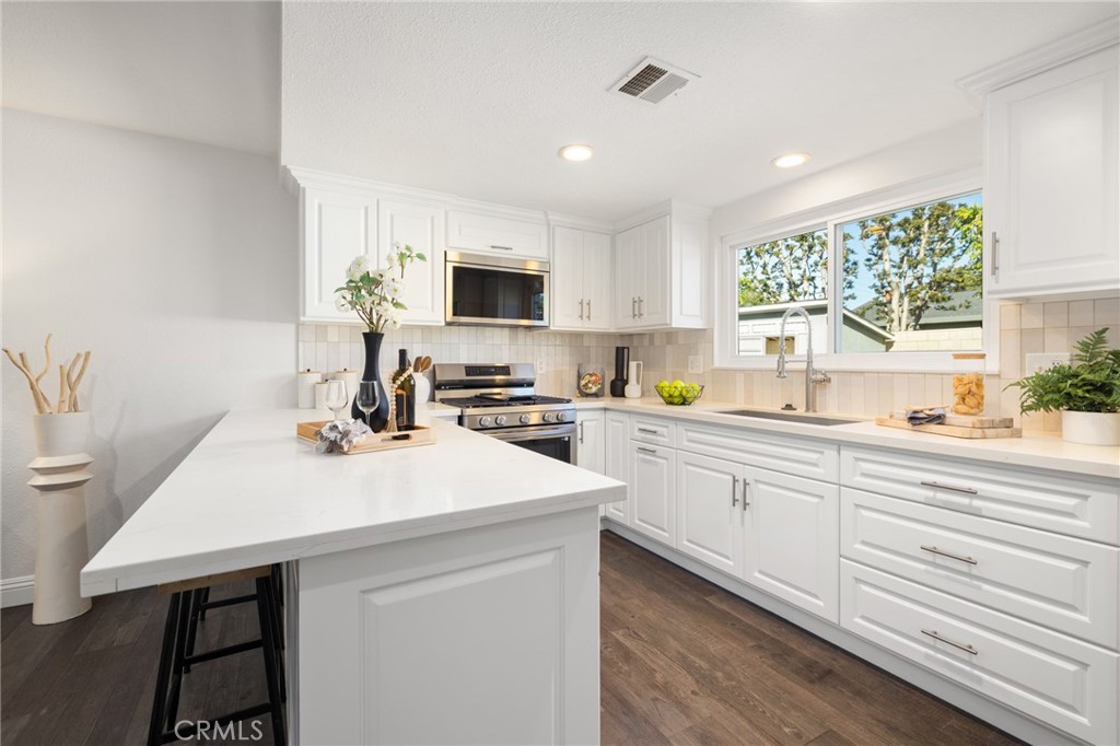 1529 Catalina Avenue