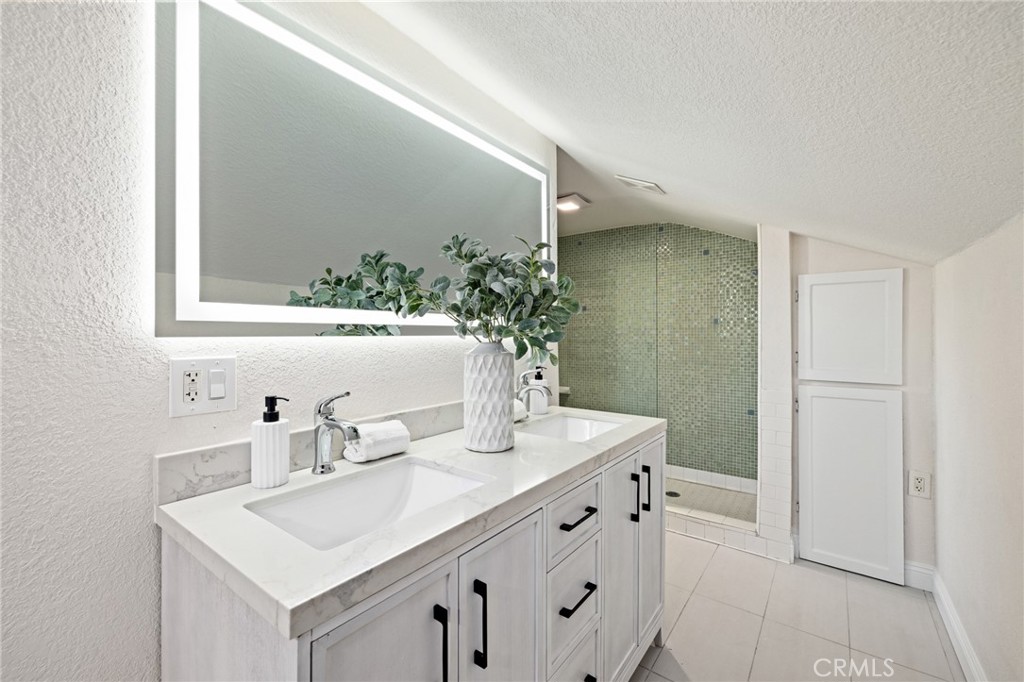 1529 Catalina Avenue