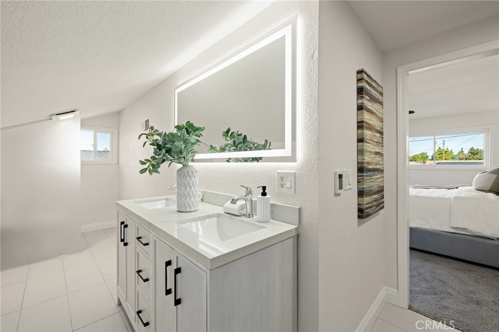 1529 Catalina Avenue