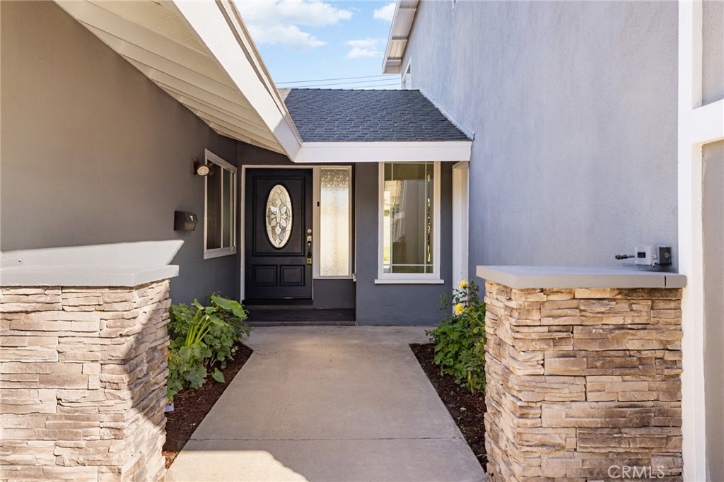 1529 Catalina Avenue