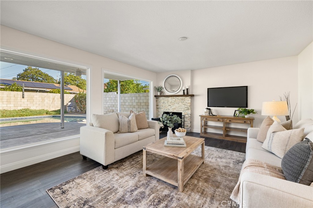 1529 Catalina Avenue