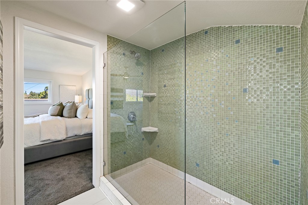 1529 Catalina Avenue