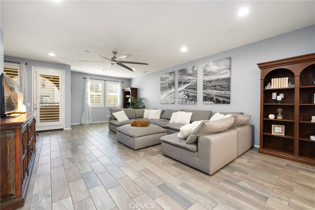 40966 Belleray Avenue