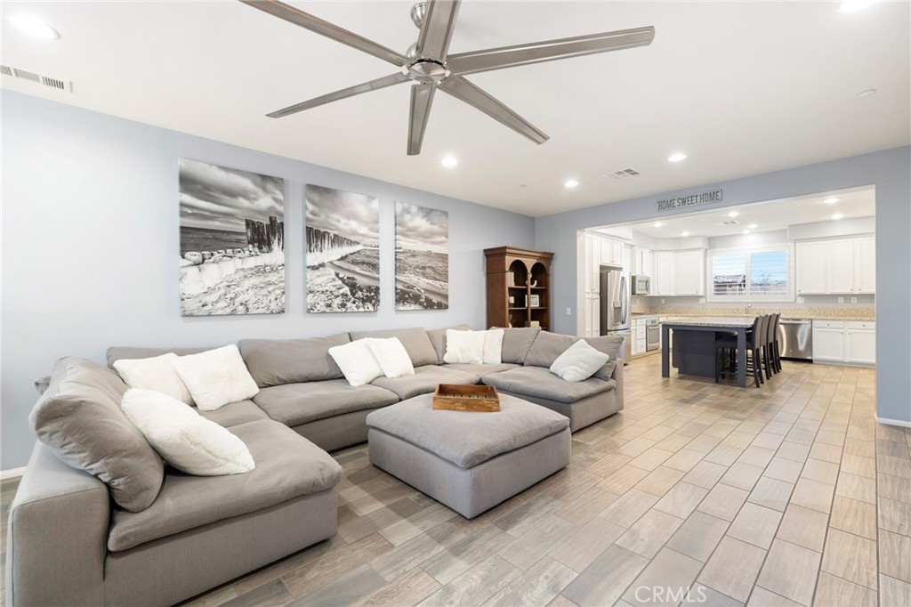 40966 Belleray Avenue