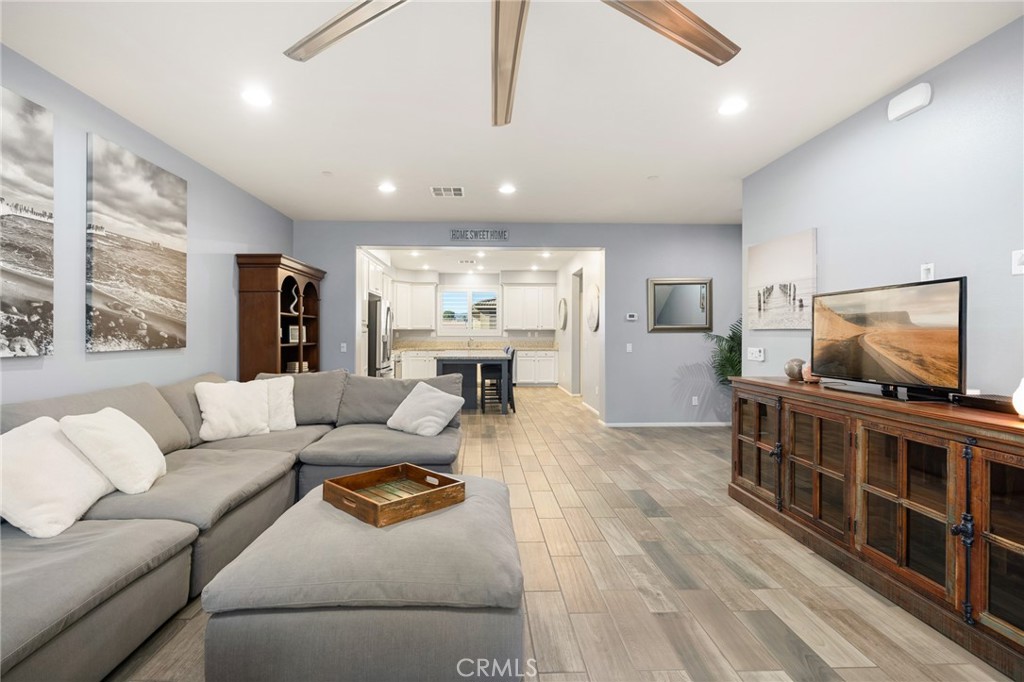 40966 Belleray Avenue