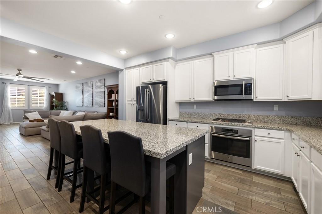 40966 Belleray Avenue