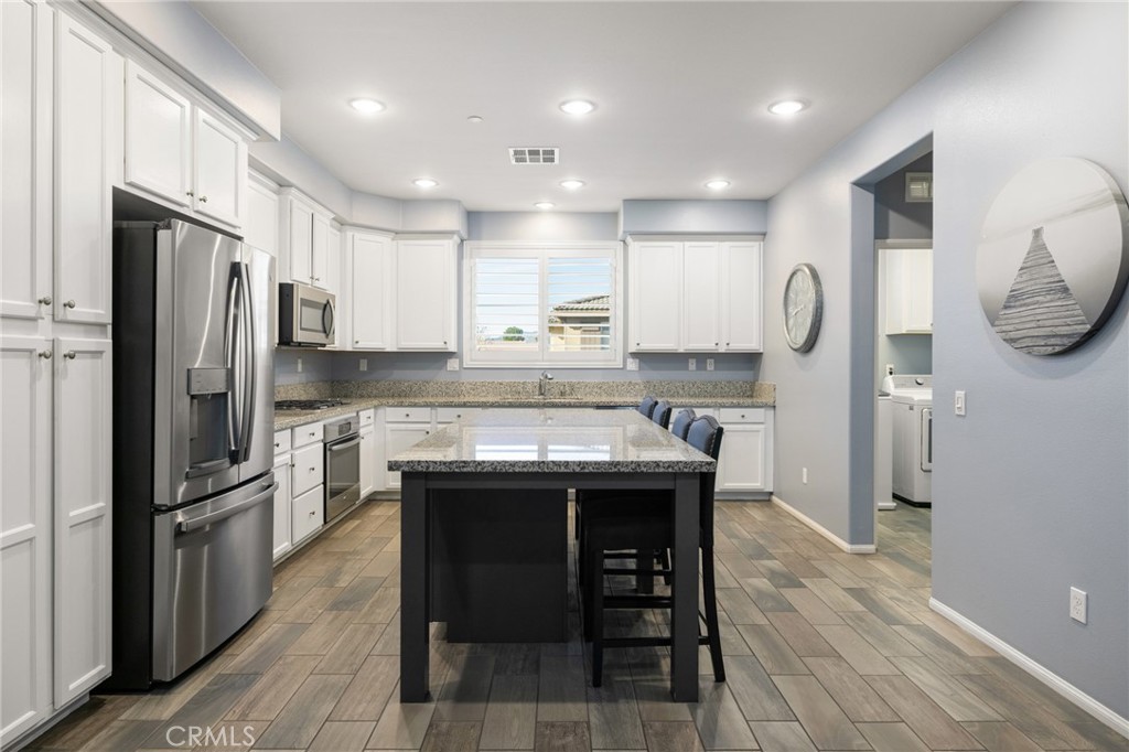 40966 Belleray Avenue