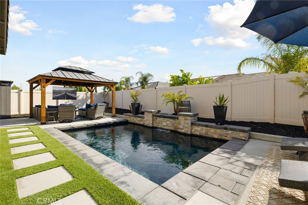 31814 English Court