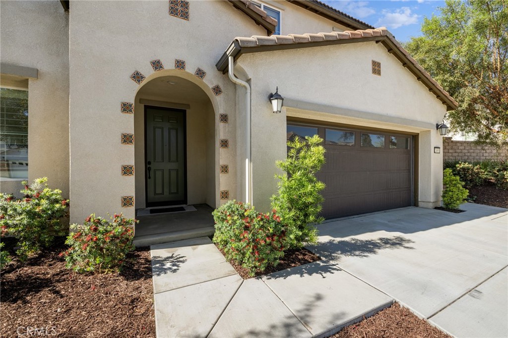 24851 Coldwater Canyon Trail