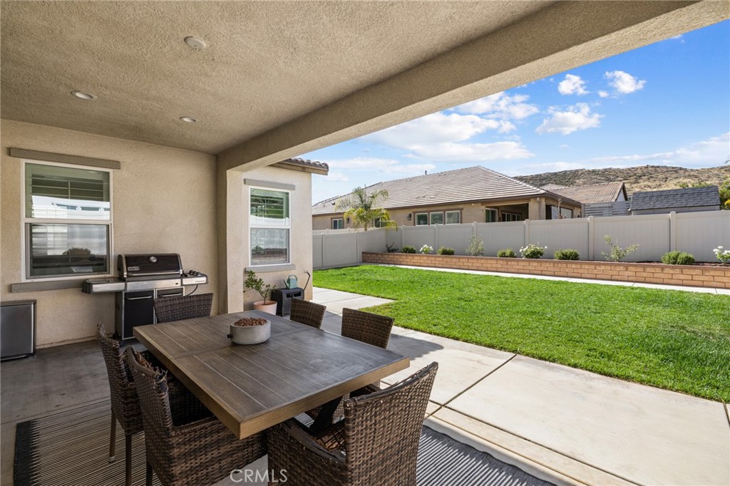 24851 Coldwater Canyon Trail