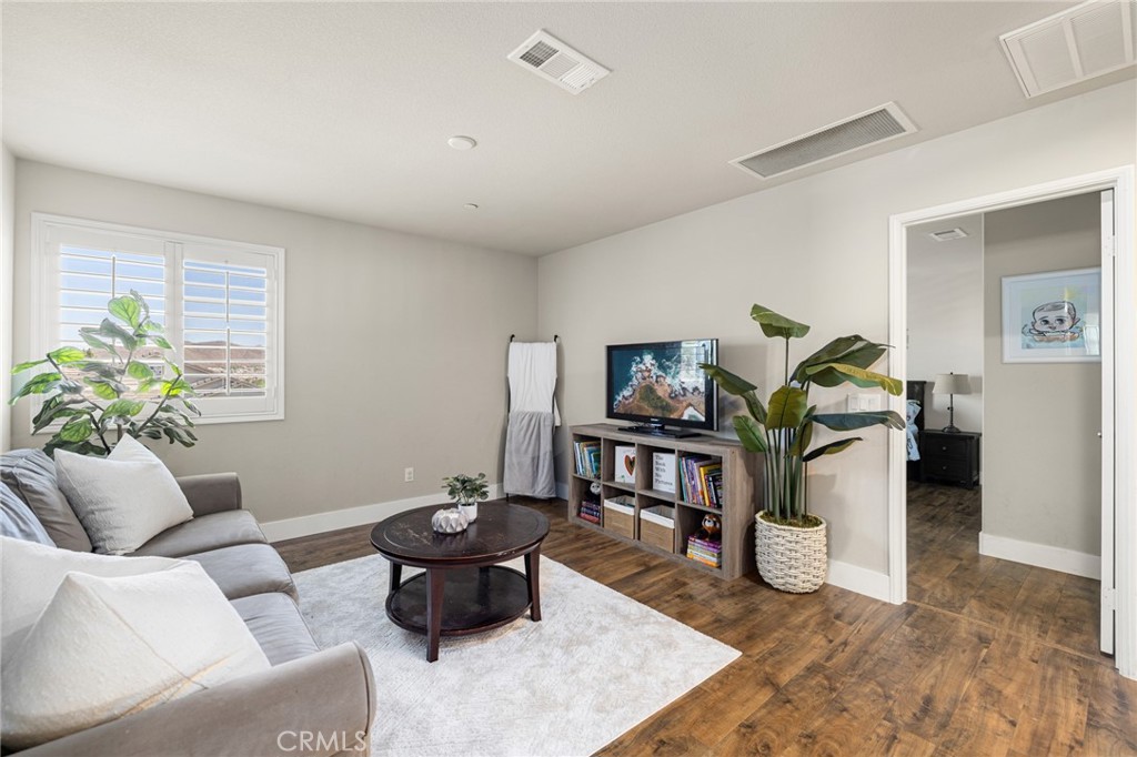 24851 Coldwater Canyon Trail