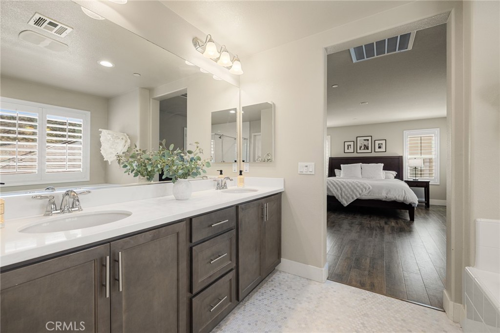 24851 Coldwater Canyon Trail
